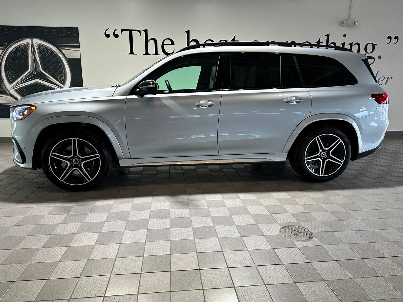 Certified 2025 Mercedes-Benz GLS 450 4MATIC image 7