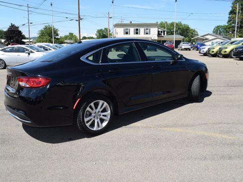 Used 2015 Chrysler 200 Limited w/ Convenience Group FWD image 8