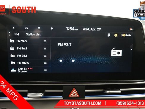 Used 2025 Hyundai Elantra SEL FWD image 16