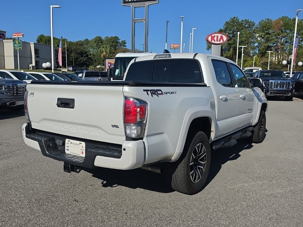 Used 2022 Toyota Tacoma TRD Sport w/ Technology Package RWD image 9