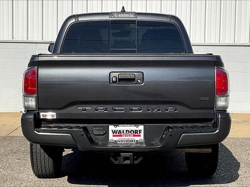Used 2021 Toyota Tacoma TRD Sport image 5