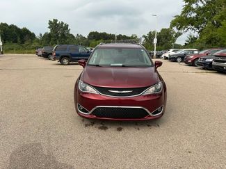 Used 2019 Chrysler Pacifica Touring-L FWD video 2
