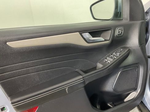 Used 2022 Ford Escape SEL w/ Technology Package image 16