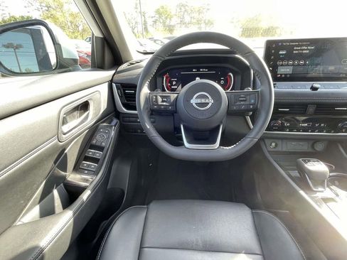 Used 2024 Nissan Rogue SL image 12