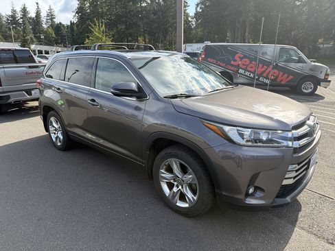 Used 2019 Toyota Highlander Limited AWD/4WD image 1