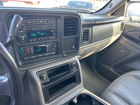 Used 2005 Chevrolet Avalanche Z71 w/ Sun And Sound Package image 51