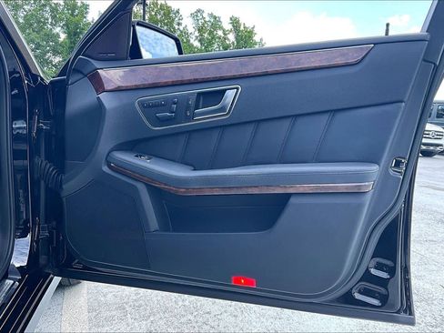 Used 2013 Mercedes-Benz E 350 Sedan image 22