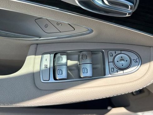 Used 2018 Mercedes-Benz C 300 Sedan w/ Premium Package image 24