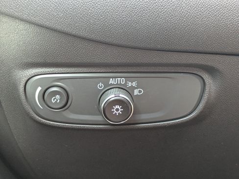 Used 2023 Chevrolet Equinox LS w/ LS Convenience Package FWD image 27