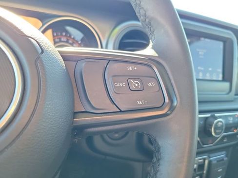 Used 2023 Jeep Gladiator Sport image 23