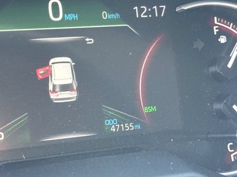 Used 2025 Toyota RAV4 XLE FWD image 18