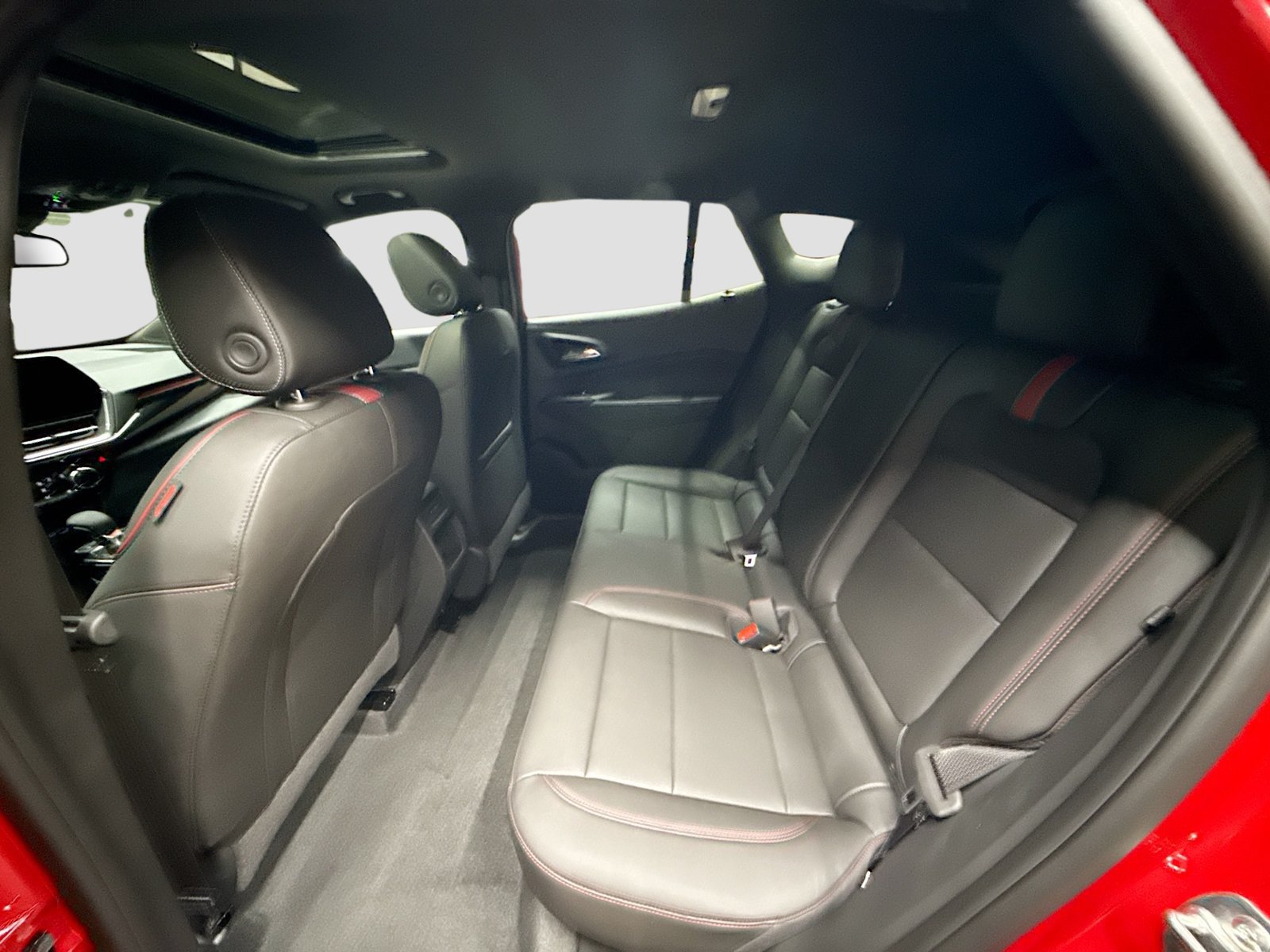New 2026 Chevrolet Trax RS w/ Sunroof Package FWD image 28