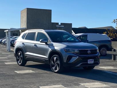 Certified 2024 Volkswagen Taos SE w/ Panoramic Sunroof Package