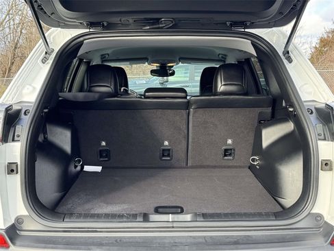 Used 2022 Jeep Cherokee Trailhawk image 30