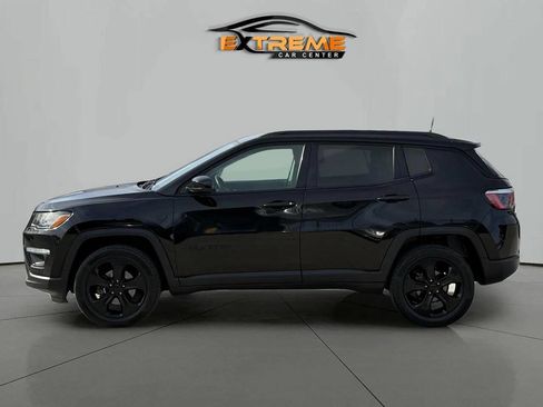 Used 2018 Jeep Compass Latitude w/ Popular Equipment Group AWD/4WD image 3