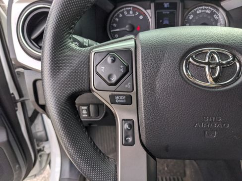 Used 2021 Toyota Tacoma Limited image 31
