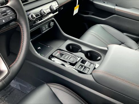 New 2025 Honda Pilot TrailSport image 14