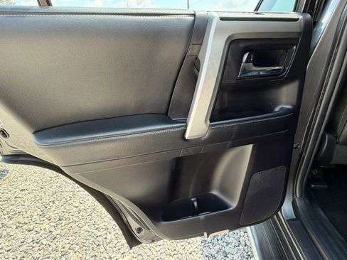 Used 2014 Toyota 4Runner SR5 RWD image 19