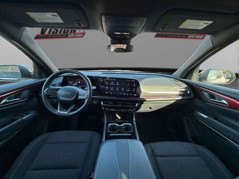 Used 2024 Chevrolet Traverse Z71 AWD/4WD image 26