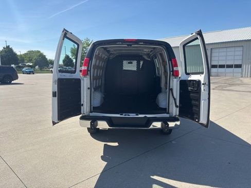 Used 2024 Chevrolet Express 2500 w/ Driver Convenience Package RWD image 12