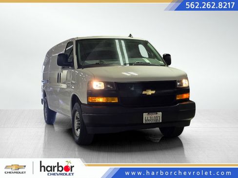 Used 2021 Chevrolet Express 2500 w/ Driver Convenience Package RWD image 1
