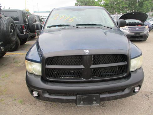 Used 2004 Dodge Ram 1500 Truck ST RWD image 2