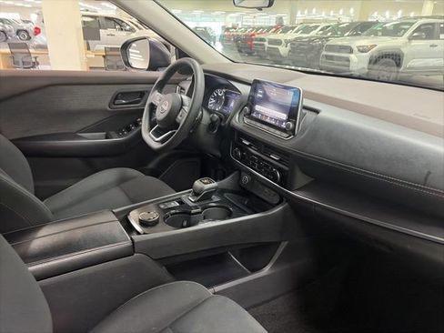 Used 2023 Nissan Rogue S AWD/4WD image 9