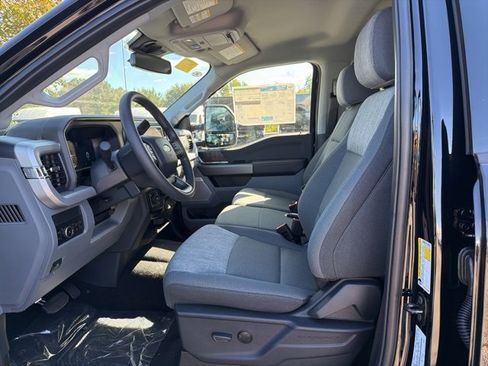 New 2026 Ford F250 XLT w/ XLT Premium Package image 9