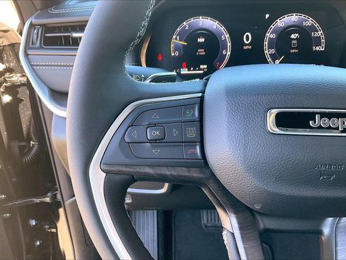 New 2026 Jeep Grand Cherokee Altitude image 28