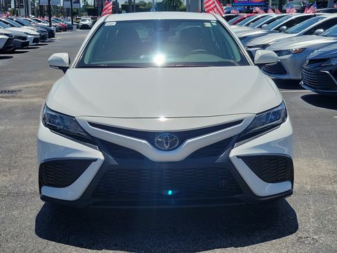 Used 2022 Toyota Camry SE FWD image 4