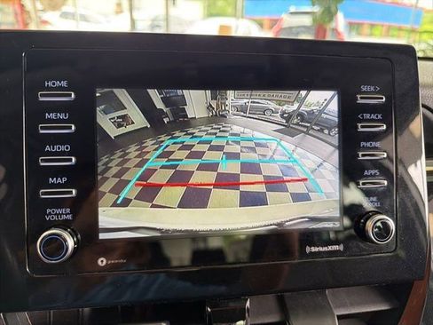 Used 2021 Toyota Camry SE FWD image 14