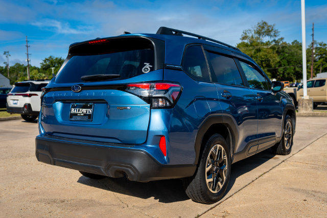 Certified 2025 Subaru Forester Premium AWD/4WD image 18