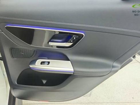 Used 2025 Mercedes-Benz GLC 300 4MATIC image 30