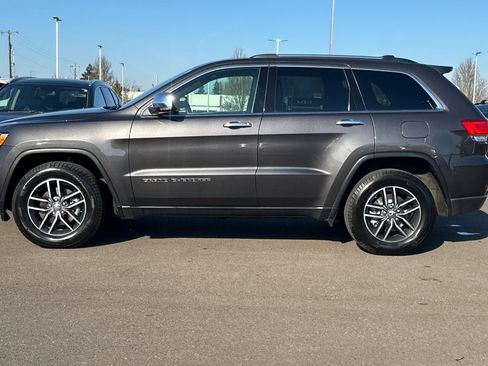 Used 2017 Jeep Grand Cherokee Limited w/ Trailer Tow Group IV image 7