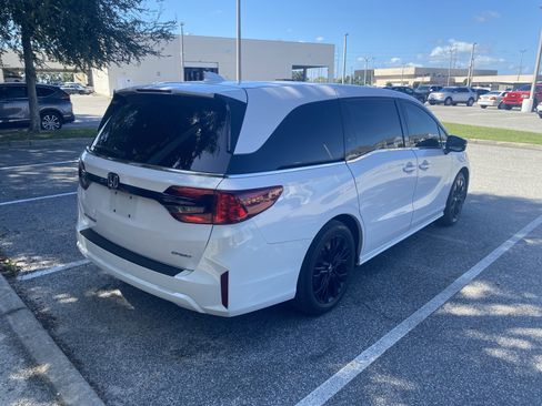 Used 2025 Honda Odyssey Sport-L image 18