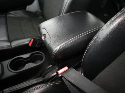 Used 2012 Jeep Wrangler Rubicon image 30