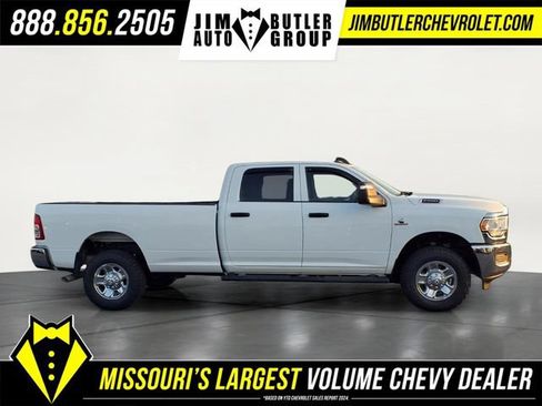Used 2024 RAM 2500 Tradesman w/ Chrome Appearance Group AWD/4WD image 17