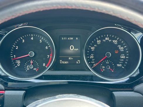 Used 2017 Volkswagen Jetta GLI FWD image 31