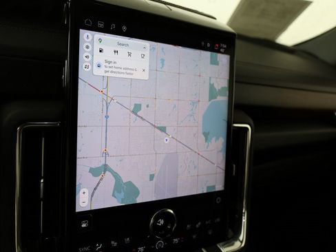 Used 2025 GMC Yukon Denali w/ Sun & Power Step Package image 9