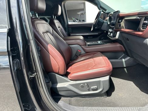 Used 2024 Ford Expedition Limited RWD image 13
