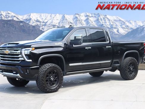 Used 2024 Chevrolet Silverado 2500 High Country w/ Z71 Off-Road Package AWD/4WD image 1