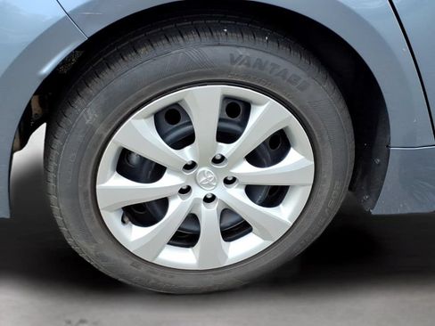Used 2024 Toyota Corolla LE FWD image 32