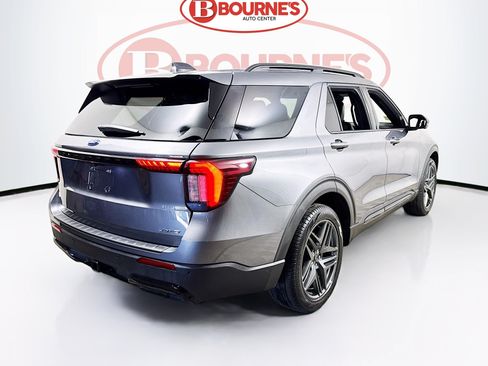 Used 2025 Ford Explorer ST-Line w/ ST-Line Street Pack AWD/4WD image 10
