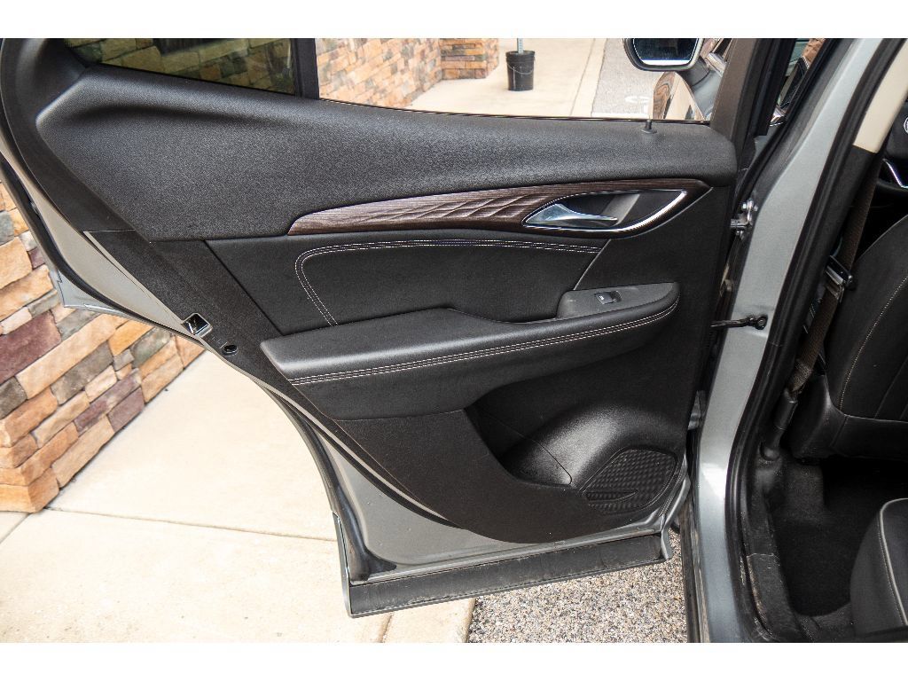 Used 2023 Buick Envision Avenir AWD/4WD image 19