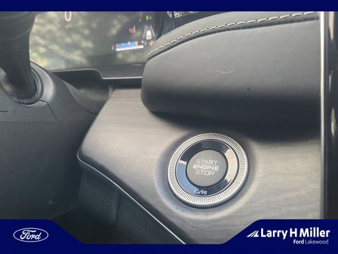 Used 2022 Jeep Grand Cherokee Overland AWD/4WD image 29