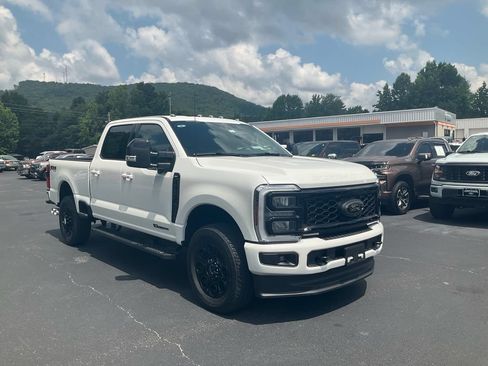 New 2026 Ford F250 Lariat w/ Black Appearance Package AWD/4WD image 3