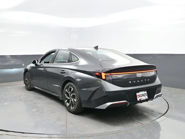 Used 2025 Hyundai Sonata SEL FWD image 10