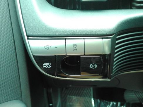 Used 2022 Hyundai Ioniq 5 SE AWD/4WD image 35