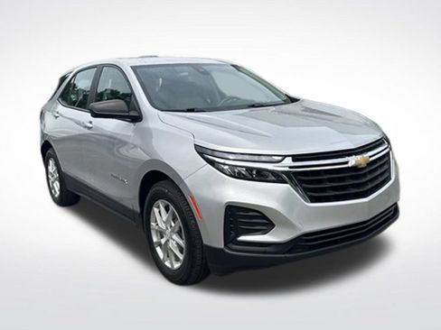 Used 2022 Chevrolet Equinox LS FWD image 8