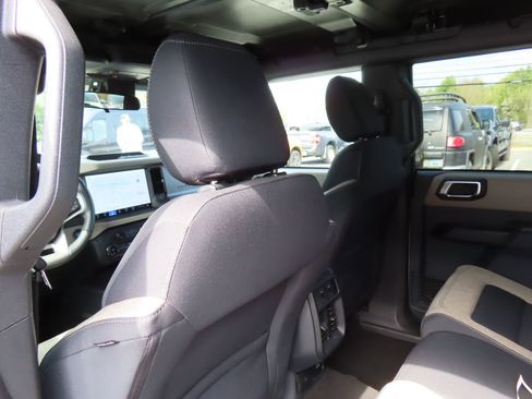 Used 2025 Ford Bronco Big Bend image 32